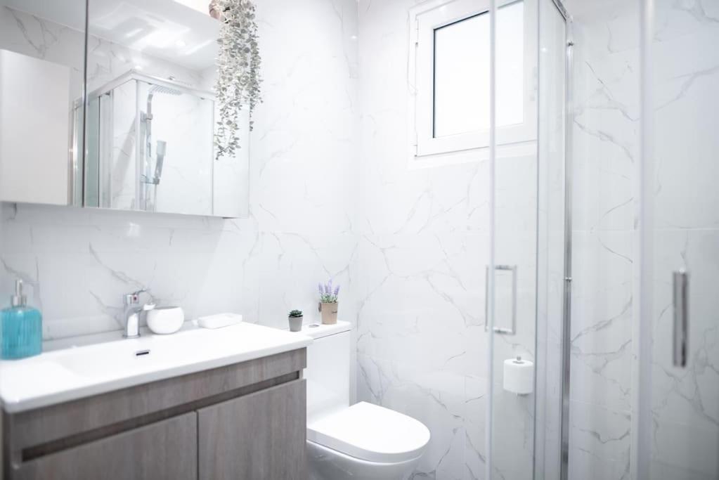 Spacious Penthouse Near Downtown Atena Exterior foto