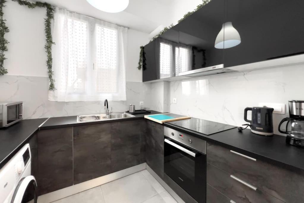 Spacious Penthouse Near Downtown Atena Exterior foto